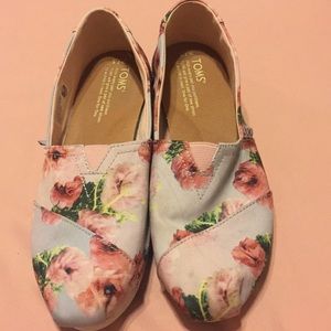 Flower toms